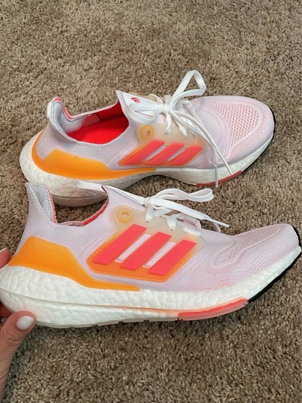 NEW Adidas Ultraboosts 22 size 6.5